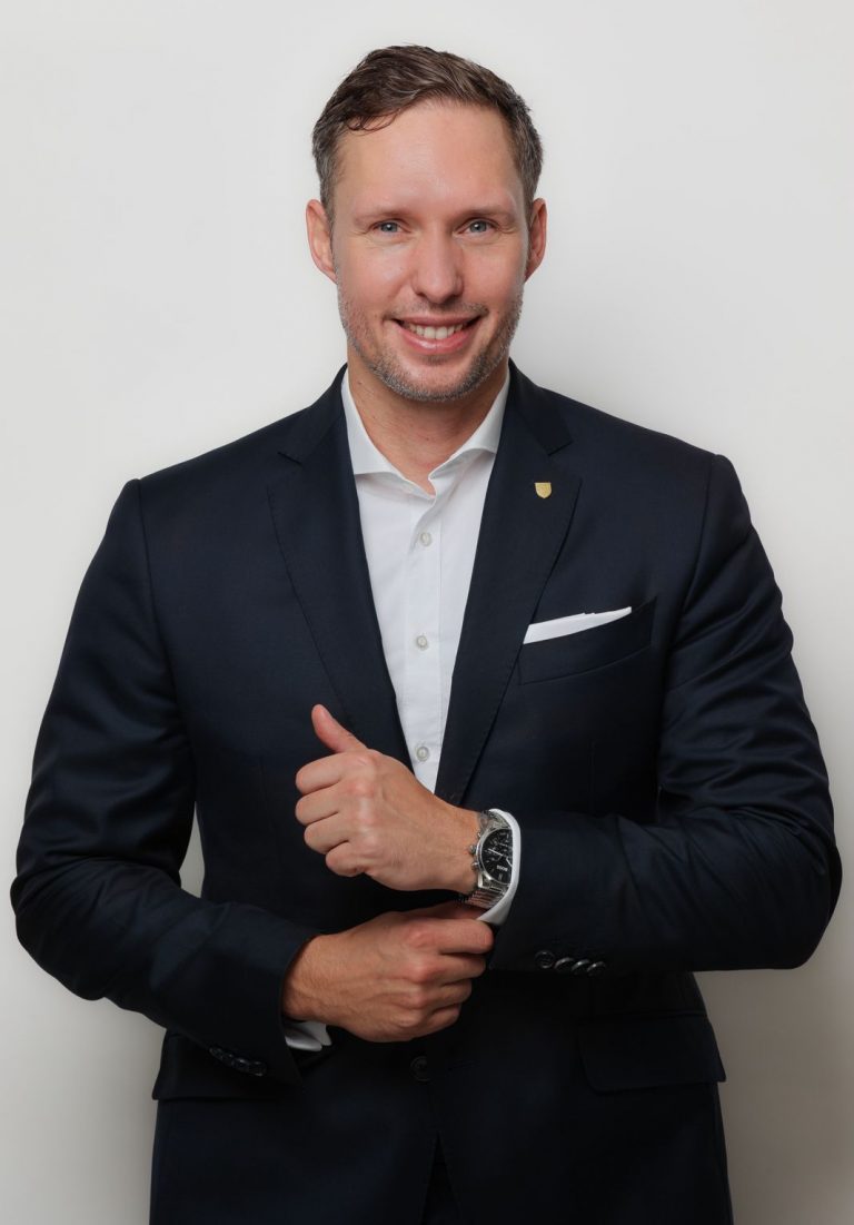 Porträtbild von Maximilian Schwan