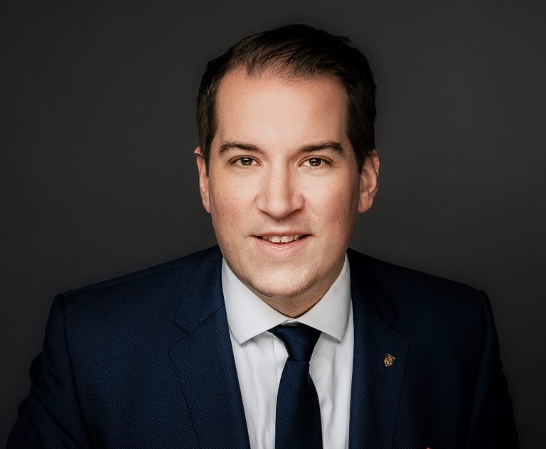 Ein Porträt von Lars Holtvlüwer